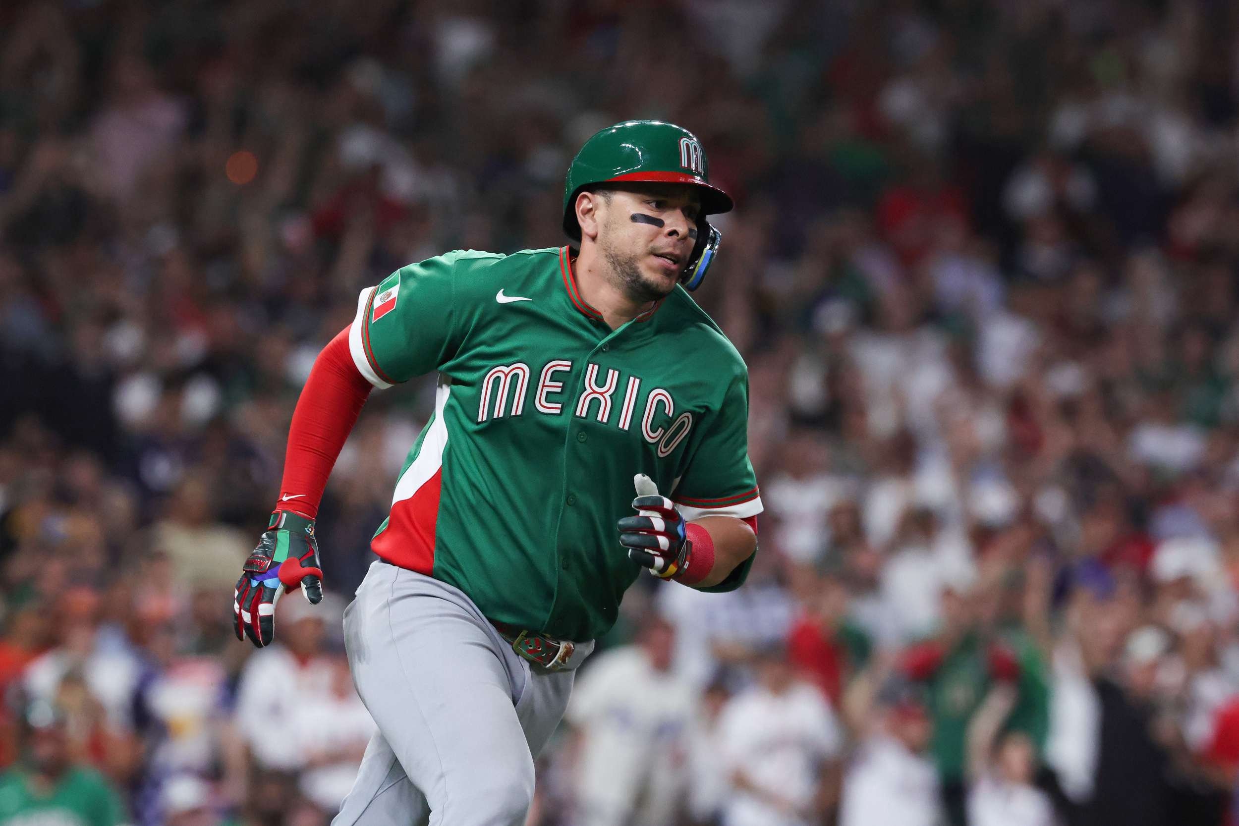 Meneses keeps mashing as Aviators beat Round Rock 10-4