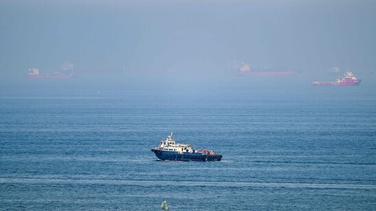 Iran shuts Strait of Hormuz over Israeli ceasefire violations in Lebanon