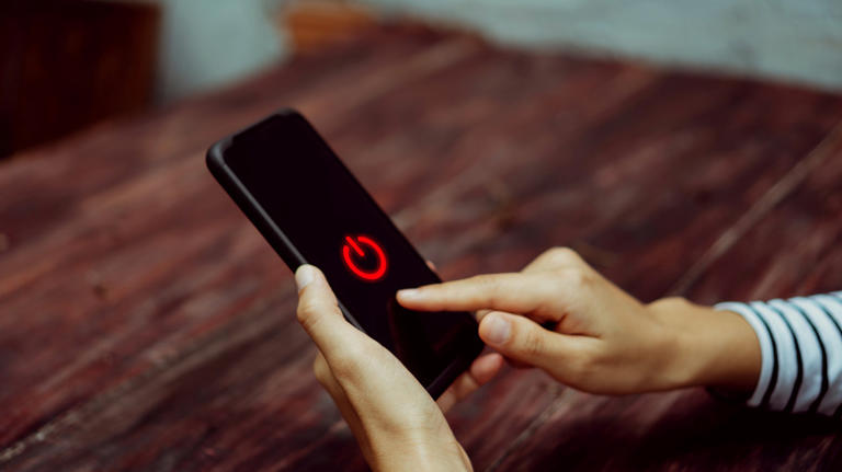 3 reasons you don't need to power off your phone before bed