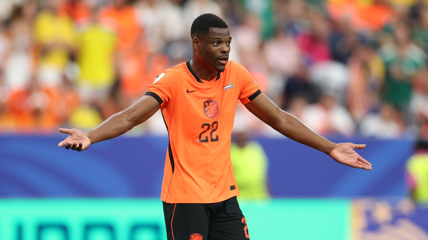 Un puñal por banda: Dumfries se desata en el Mundial