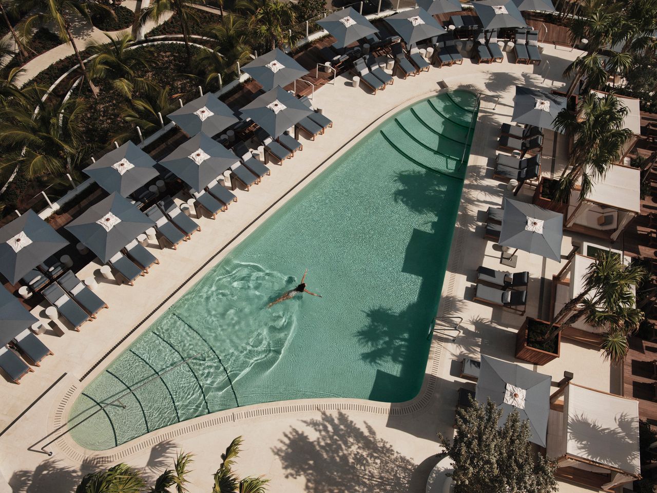 Four Seasons Fort Lauderdale pool