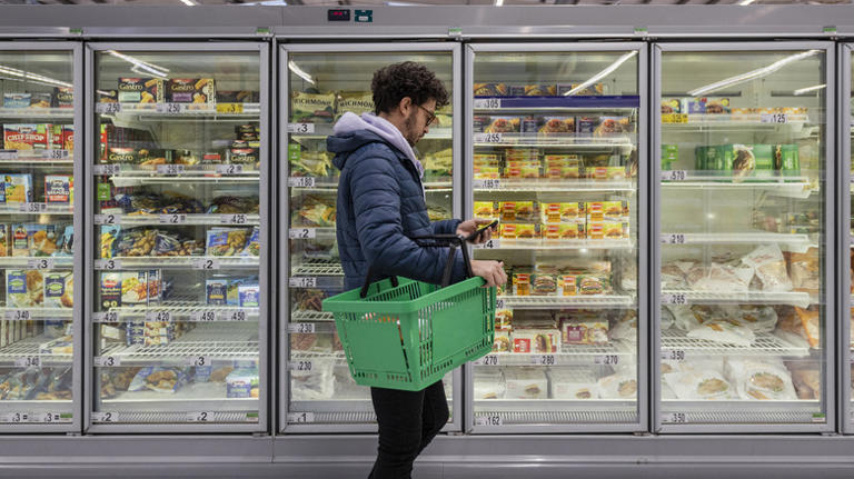 10 frozen Chinese food meals that taste better than delivery, according ...