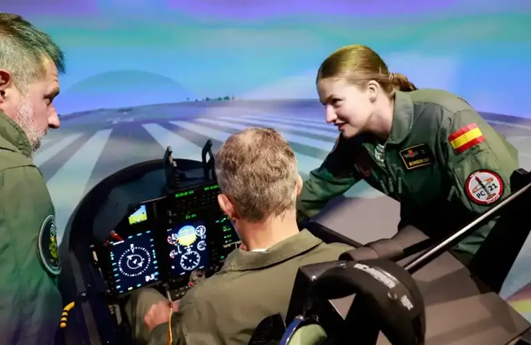 Felipe VI y Leonor cautivan a Europa con su primer vuelo juntos ...