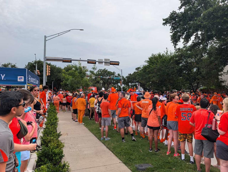 Around 20,000 fans march to Houston's NRG Stadium for Netherlands v ...