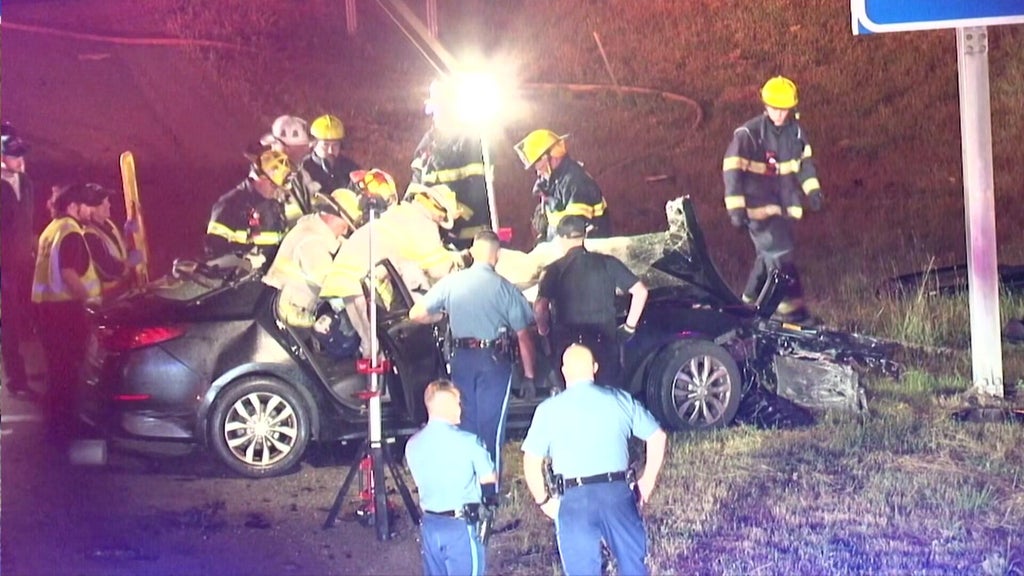 Connecticut driver who fled traffic stop killed in wrong-way crash on ...
