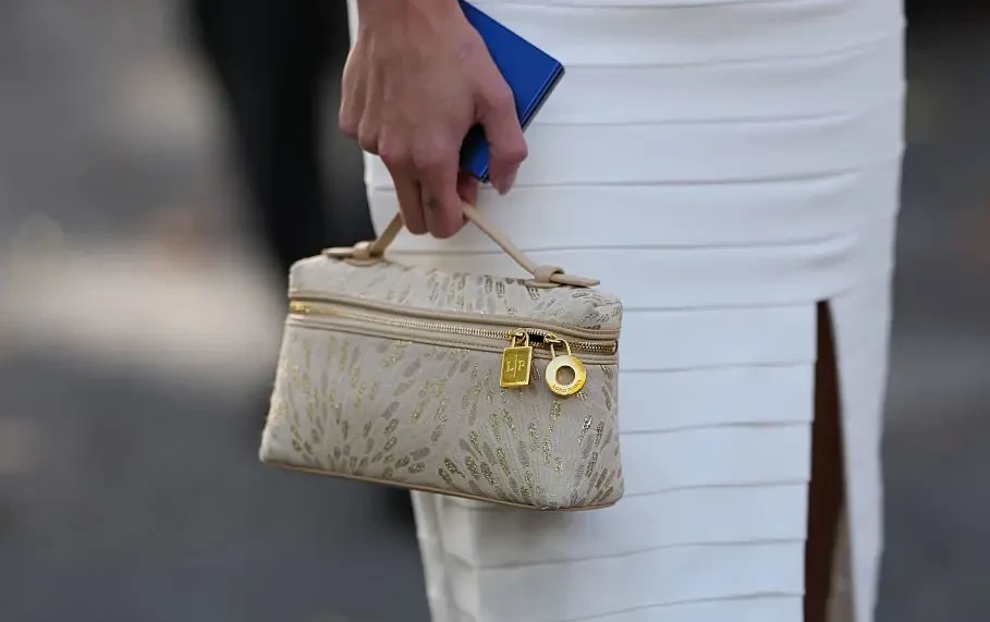 zee-news-features-ornate-clutches-and-potlis-for-celebrations