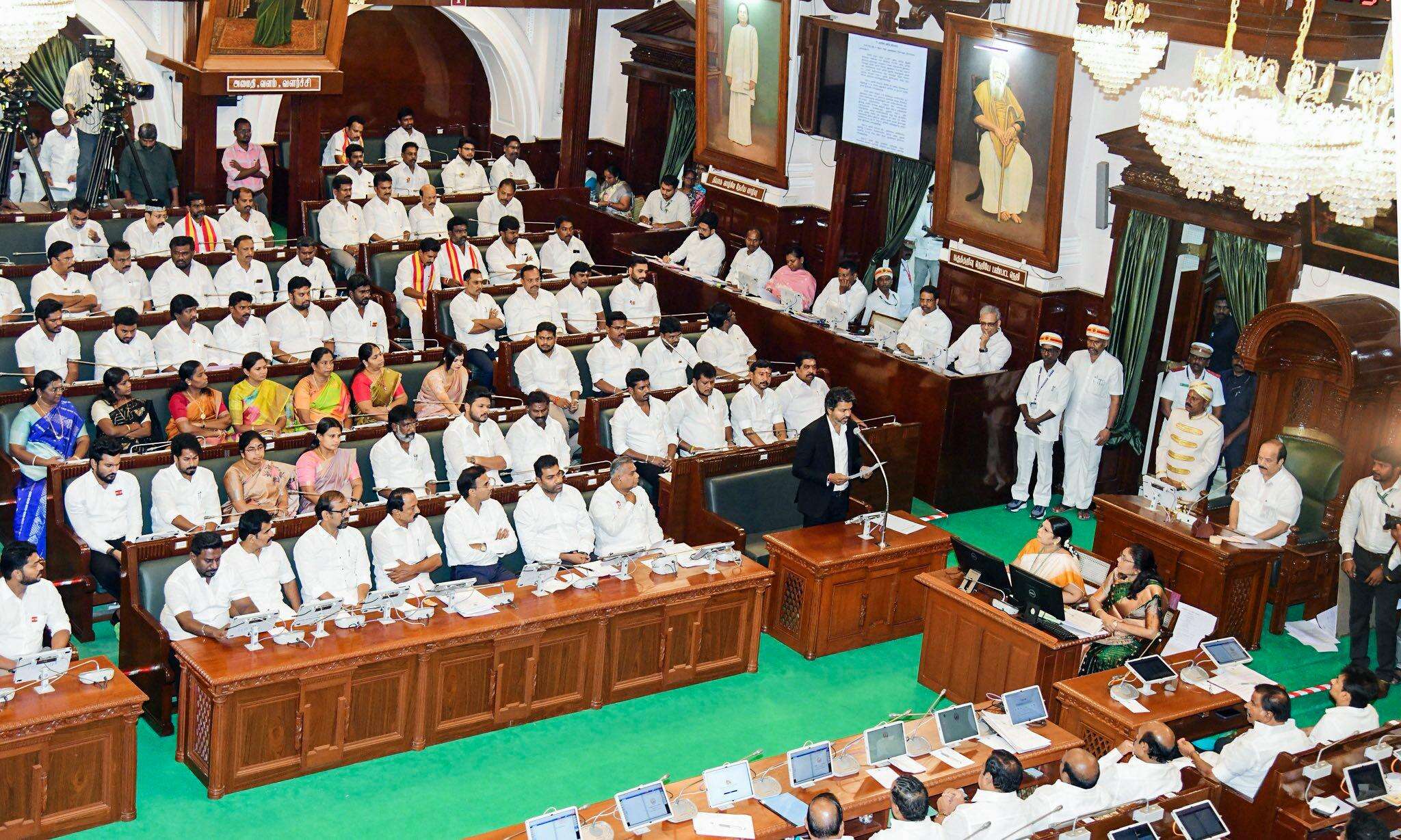 CPI-affiliated farmers' association & AIADMK oppose amended Mekedatu resolution