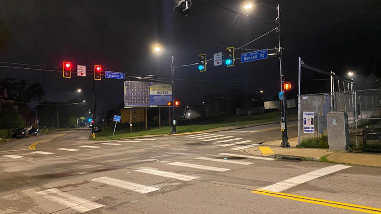 Pedestrian dies after being hit 2 vehicles in Pittsburgh, officials say