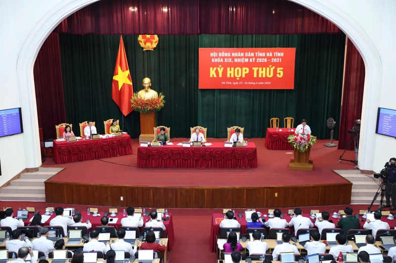 Thiếu giáo viên, chênh lệch chỉ tiêu tuyển sinh 'nóng' phiên chất vấn HĐND Hà Tĩnh