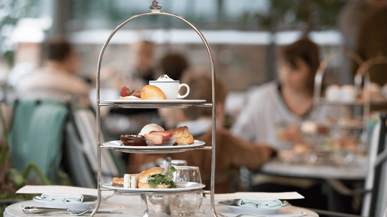Perfect Weekend Guide: Londons lyxigaste afternoon tea i sommar