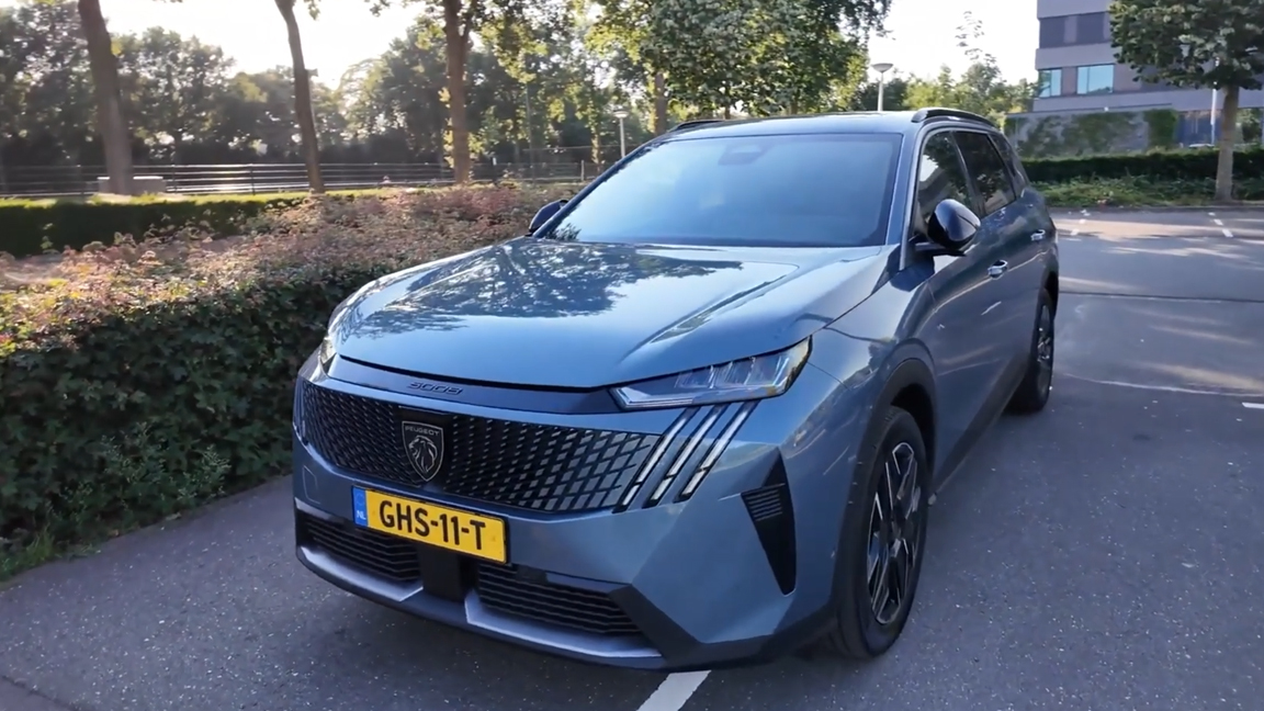 A stylish 7-seater SUV with comfort as its priority