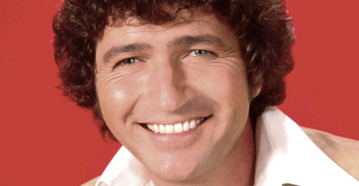 Mac Davis had already achieved what most musicians only dream about—but ...