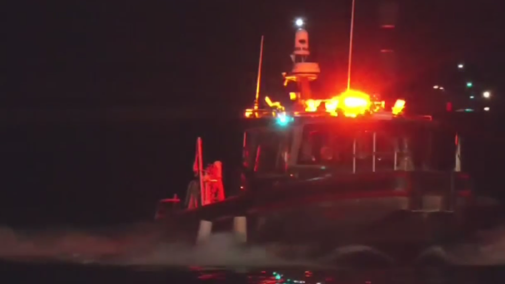 Woman dead, 4 injured after boat crash near Chicago's Monroe Harbor