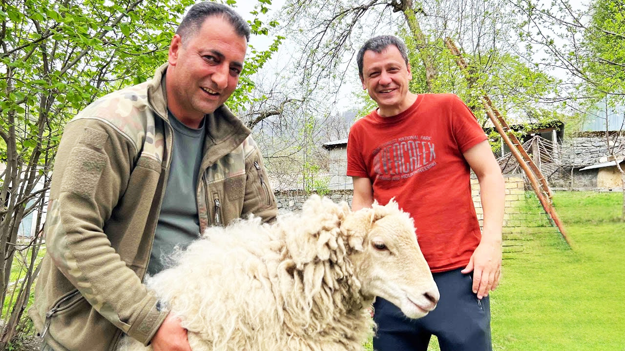 Wilderness cooking shows Azerbaijan’s stone-grilled lamb