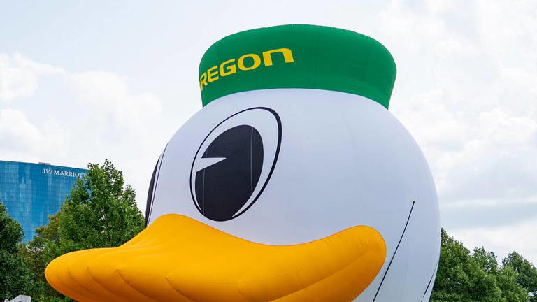 Oregon mascot teases return of inflatable duck for Japan trip