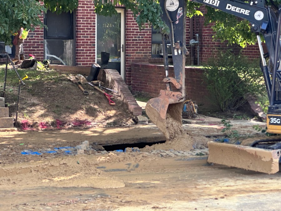 Homes, apartment buildings without water after water main break on