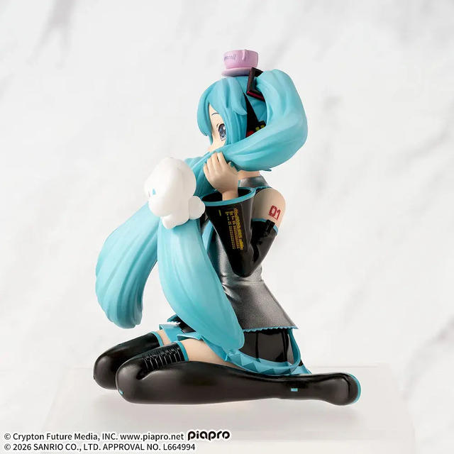 髪を持ち上げて…モフッ! 可愛い「初音ミク×シナモロール‐もふっとVer