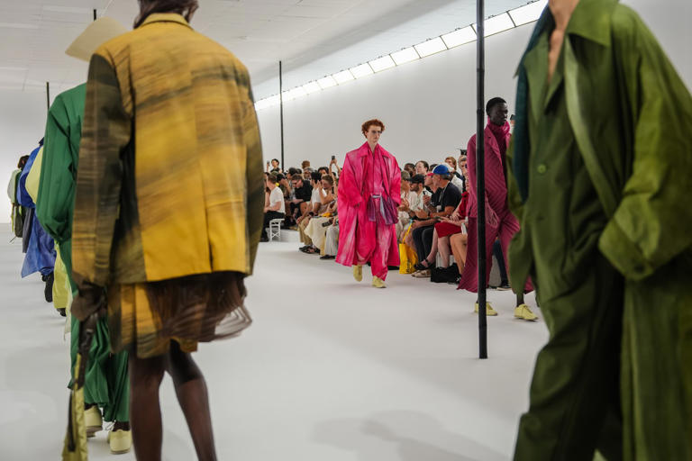 Heat catches Europe’s fashion industry unprepared as models face the ...