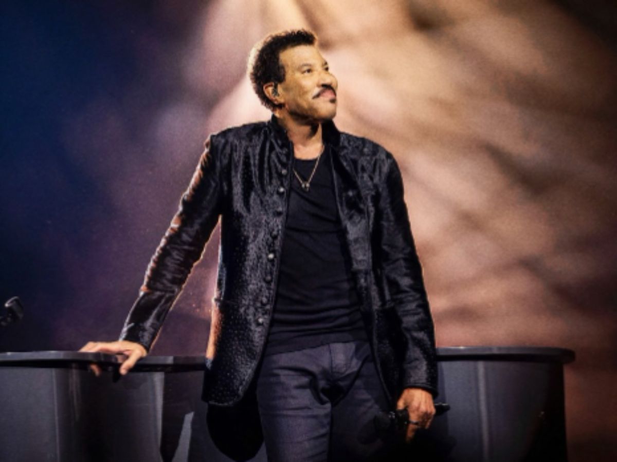 What happened to Lionel Richie? Singer abruptly ends concert after ...