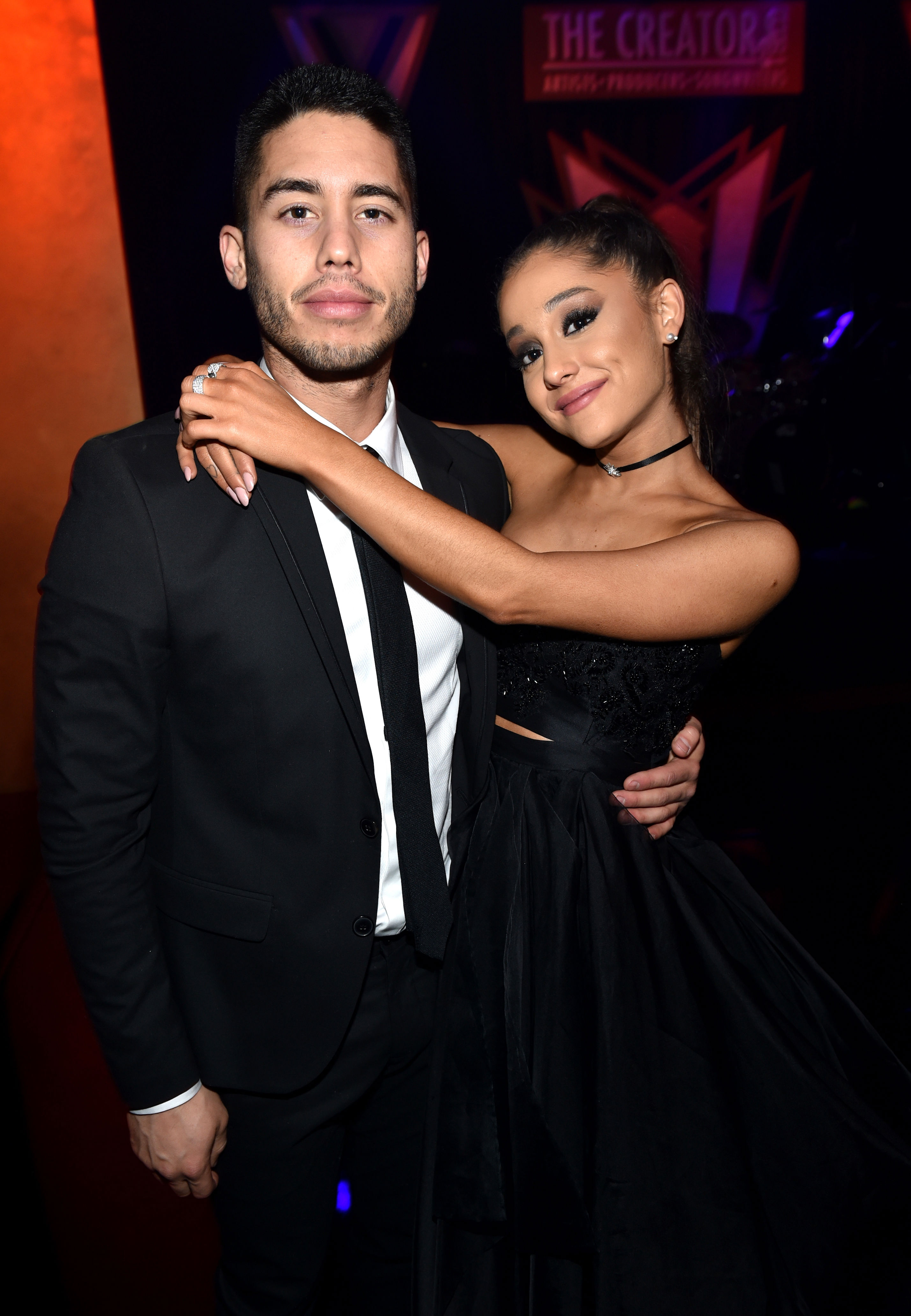 Ariana Grande spotted hanging out with ex Ricky Alvarez after Ethan ...