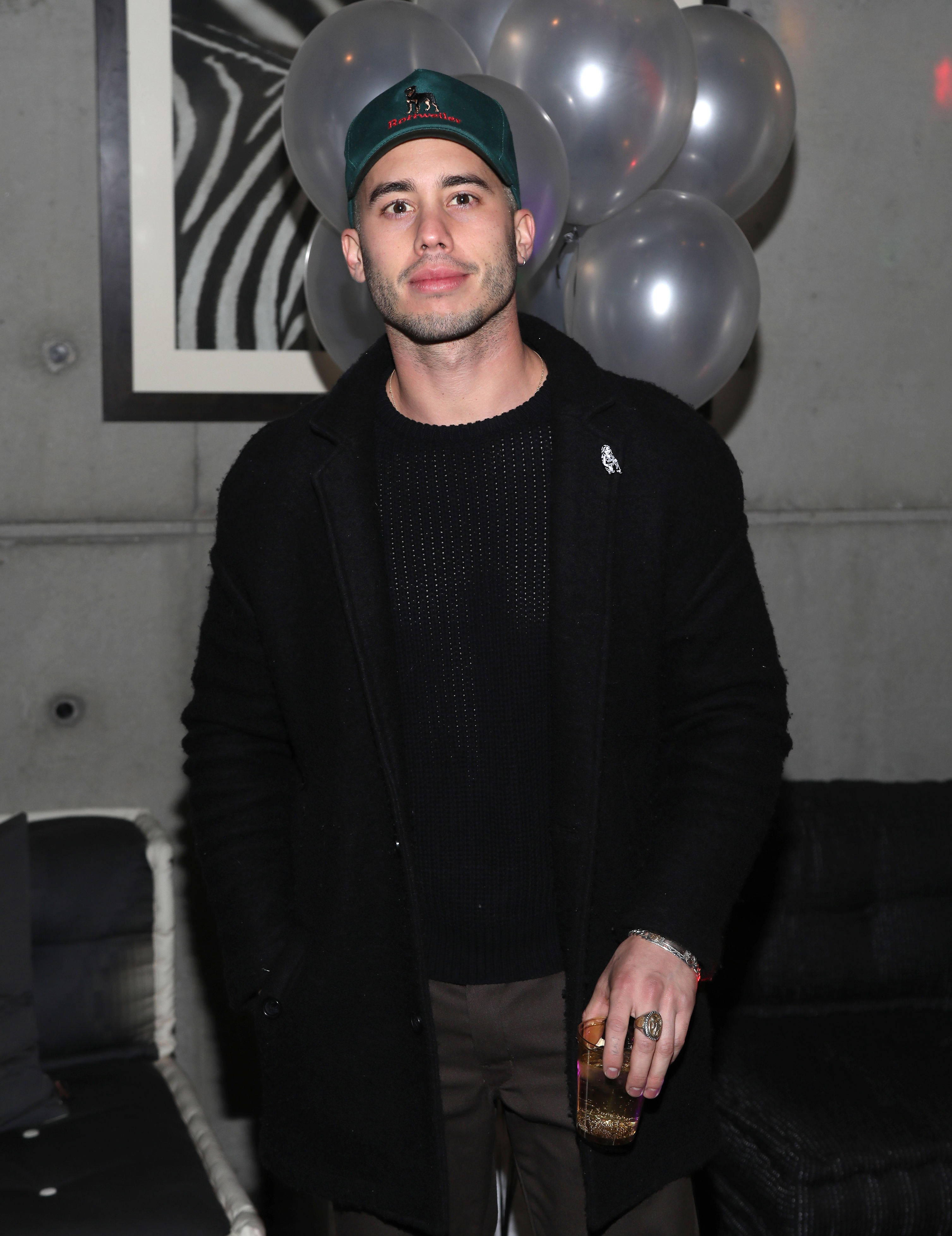 Ariana Grande spotted hanging out with ex Ricky Alvarez after Ethan ...