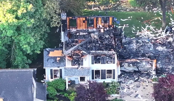 Houses destroyed after natural gas explosion in northeast Ohio