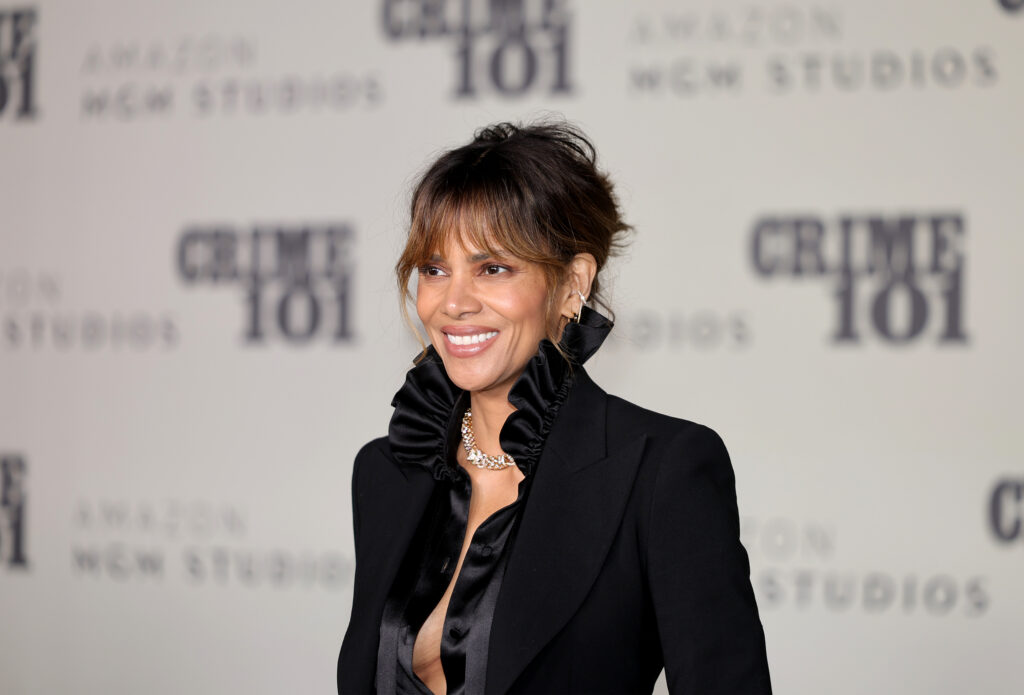 More Black Actresses Who Are Proving That Beauty Gets Even Better Over 40!
