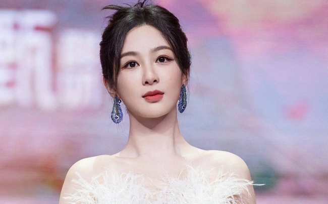 Dương Tử lập kỷ lục tại Giải thưởng Bạch Ngọc Lan