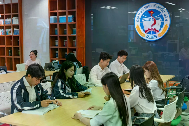 Đại học Kinh tế Quốc dân bỏ phương thức xét tuyển kết hợp từ năm 2027