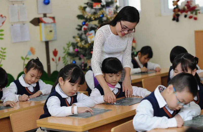 Từ 1/7, lương giáo viên cao nhất 17,15 triệu đồng/tháng, chưa kể phụ cấp