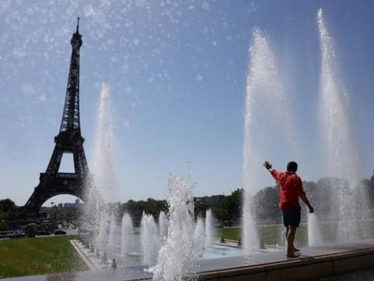 France weather update: Meteo France extends red alerts for Paris ...