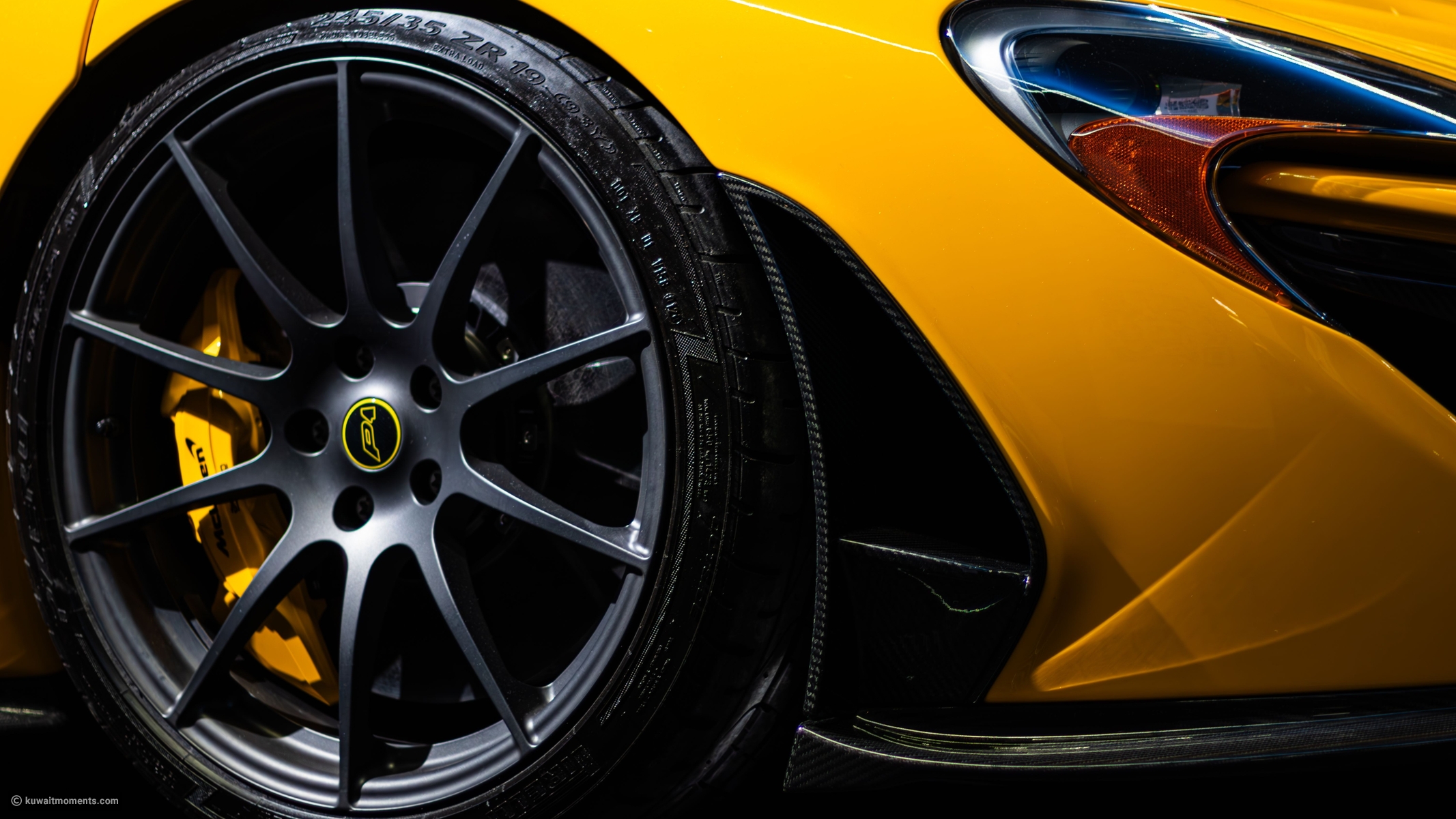 11 mind-blowing features of the new hypercars that justify their price tag