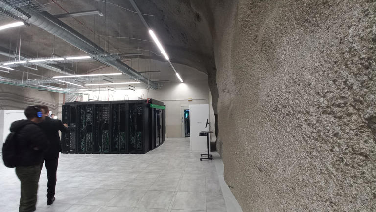 Viaggio nel data center in miniera: i server a 100 metri di profondità ...