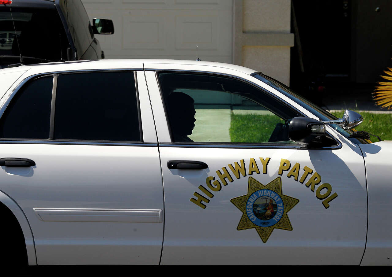 Driver dies after logging truck crashes into redwood tree in Mendocino County
