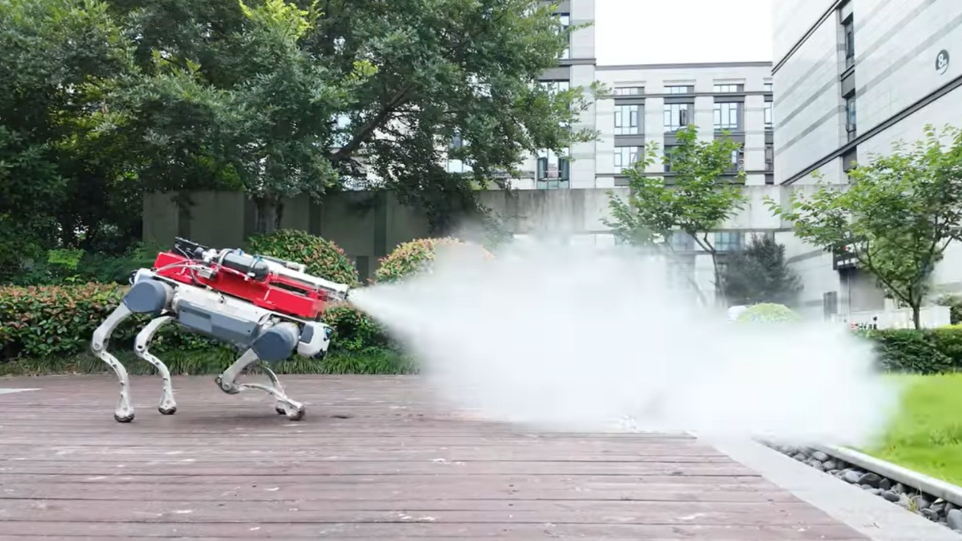 Video: Robot dog delivers pulse-powered firefighting for safer ...