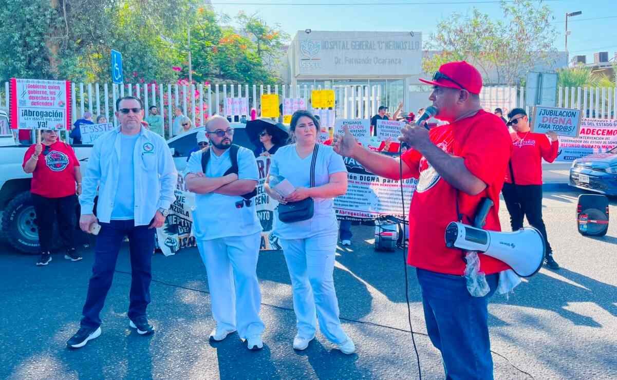 Trabajadores y derechohabientes del ISSSTE realizan nuevo bloqueo en ...