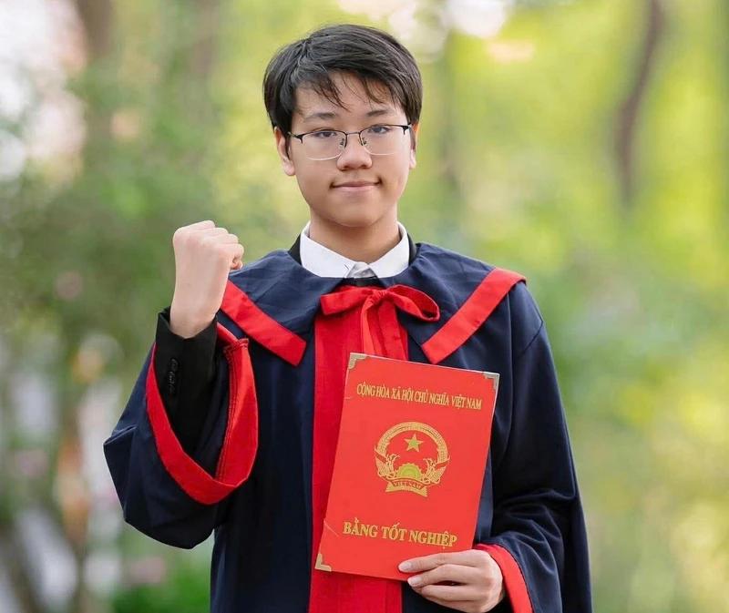 Tự học giúp nam sinh Hà Nội trúng tuyển 3 trường chuyên