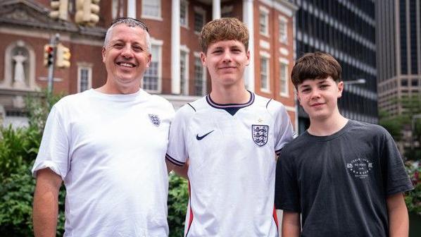 World Cup fans cut costs costs amid high prices