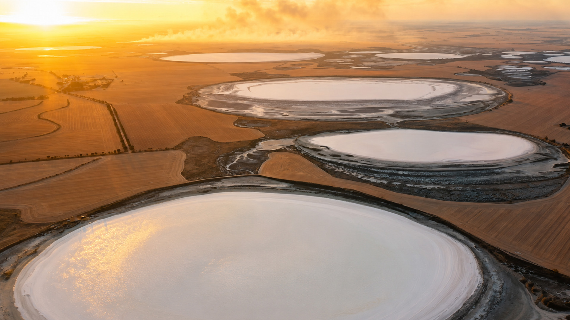 How did so many salt lakes form here?