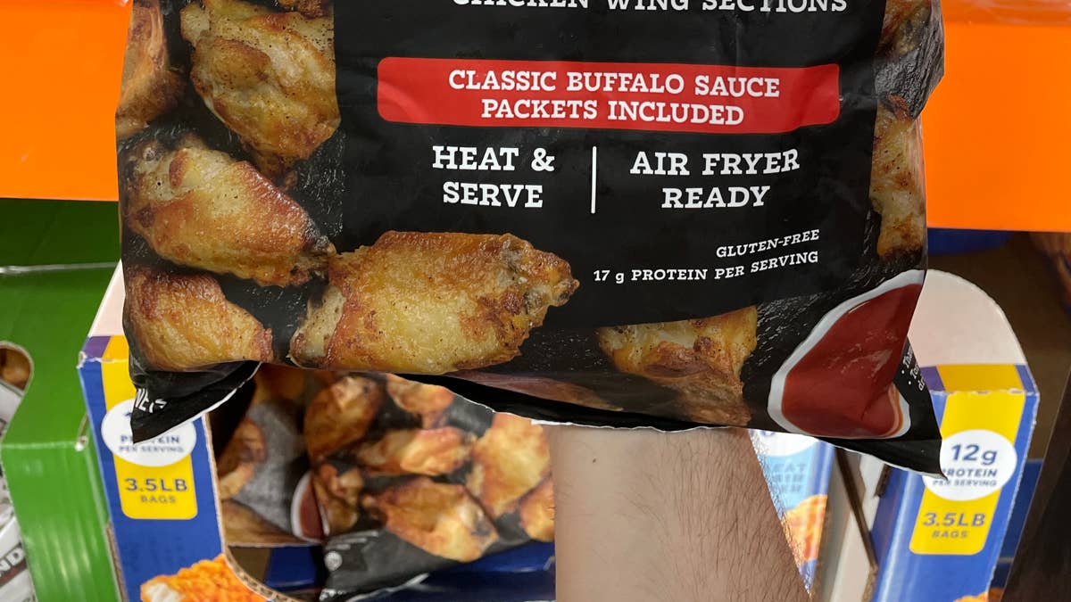 crispy-wings-with-classic-buffalo-sauce
