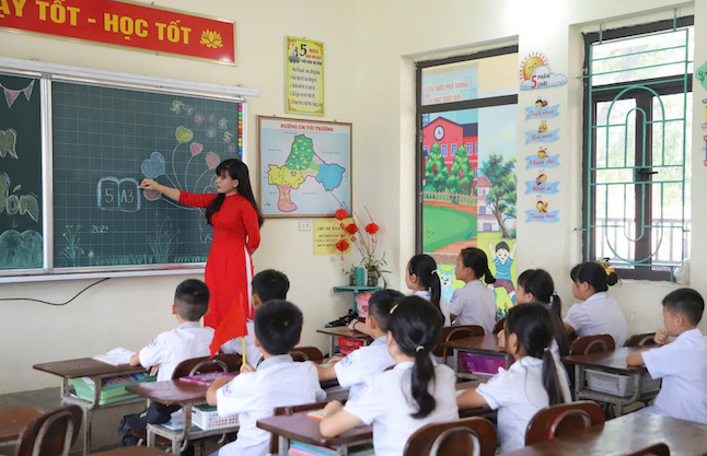 Điều kiện để kế toán chuyển sang làm giáo viên tiểu học