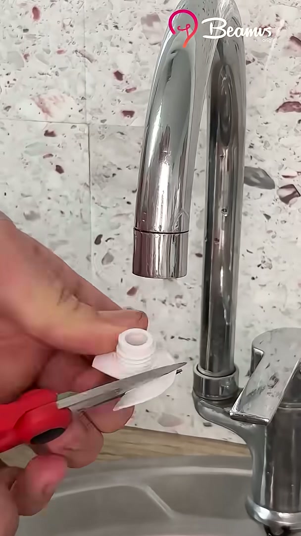 Simple household hacks for easier daily tasks #diy #easy #handytips #fixes