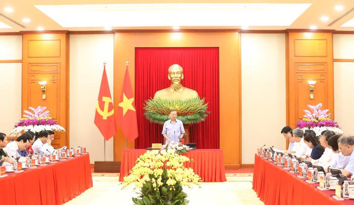 Nghiên cứu giảm biên chế quản lý, tăng giáo viên trực tiếp giảng dạy