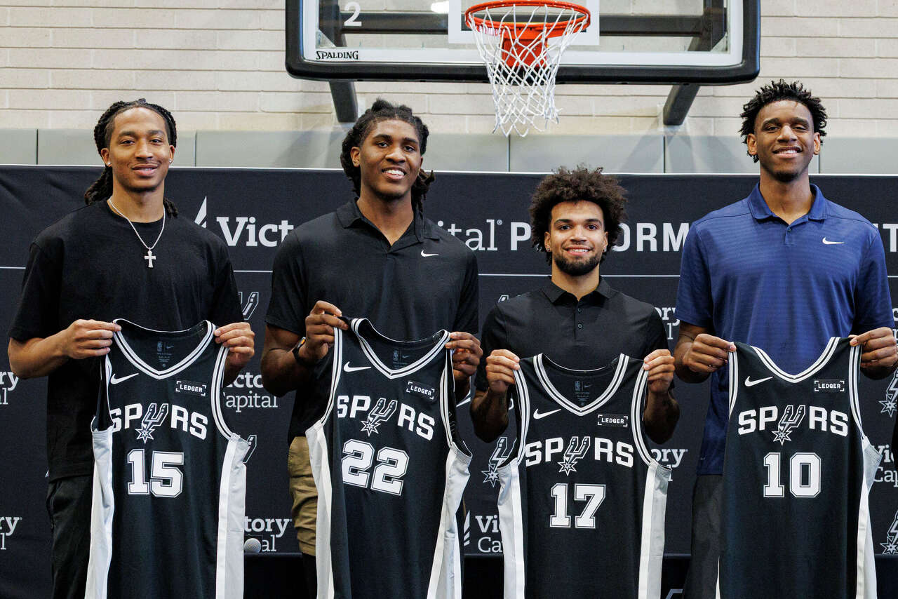 UConn's Tarris Reed Jr. introduces himself to the San Antonio Spurs: 'I ...