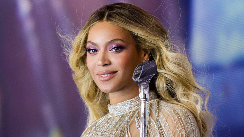 Beyoncé's everyday hair is absolutely stunning