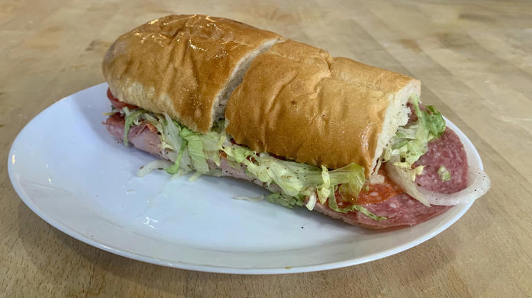 Jimmy John's VS Jersey Mike's: Which chain makes the best Italian sub?