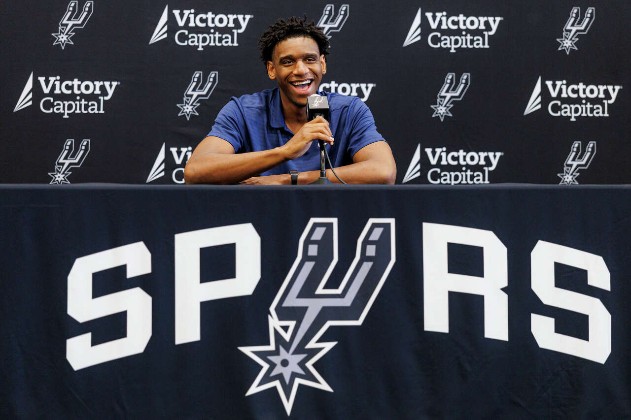 UConn's Tarris Reed Jr. introduces himself to the San Antonio Spurs: 'I ...