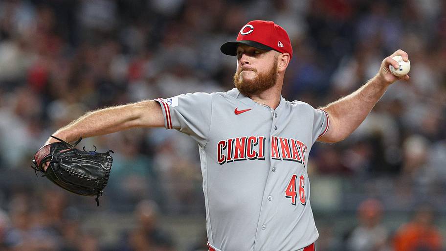 Reds bullpen makes franchise history in victory over Pirates