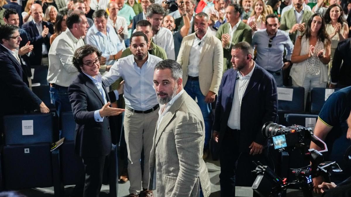 Abascal advierte a Feijóo de que volverá a romper los gobiernos ...