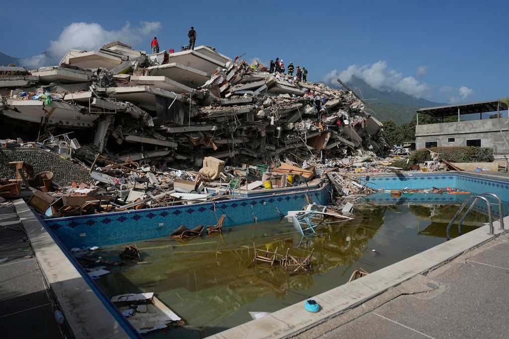 Crucial window for rescuing survivors narrows in Venezuela after deadly ...